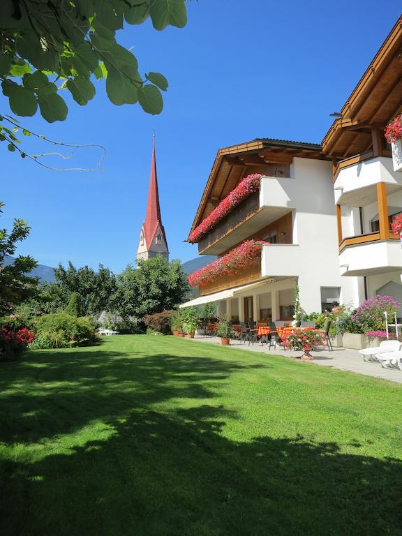 Hotel Waldheim Natz-Schabs Buitenkant foto